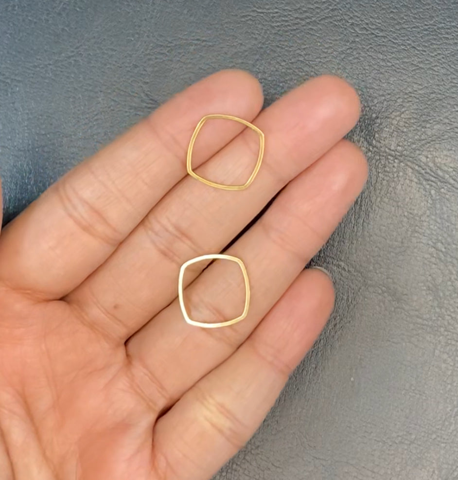 B21 - Pack of 10 pcs | Rounded Square Stainless Steel Anti Tarnish - ClartStudios - Polymer clay Jewellery