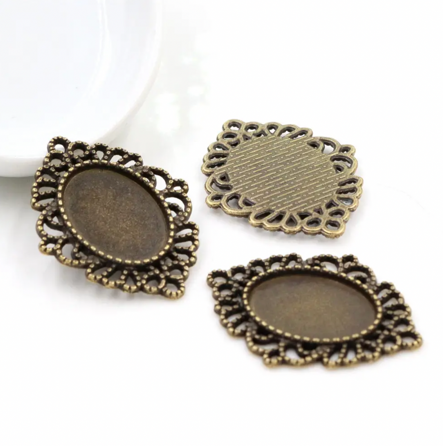 AP26 - Pack of 4 - Motif Style Pendent Base - ClartStudios - Polymer clay Jewellery