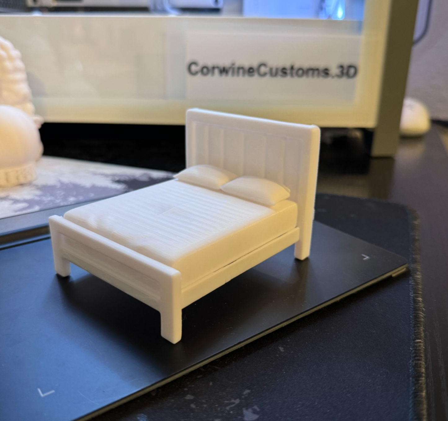 Miniature Modern Bed Model - M010