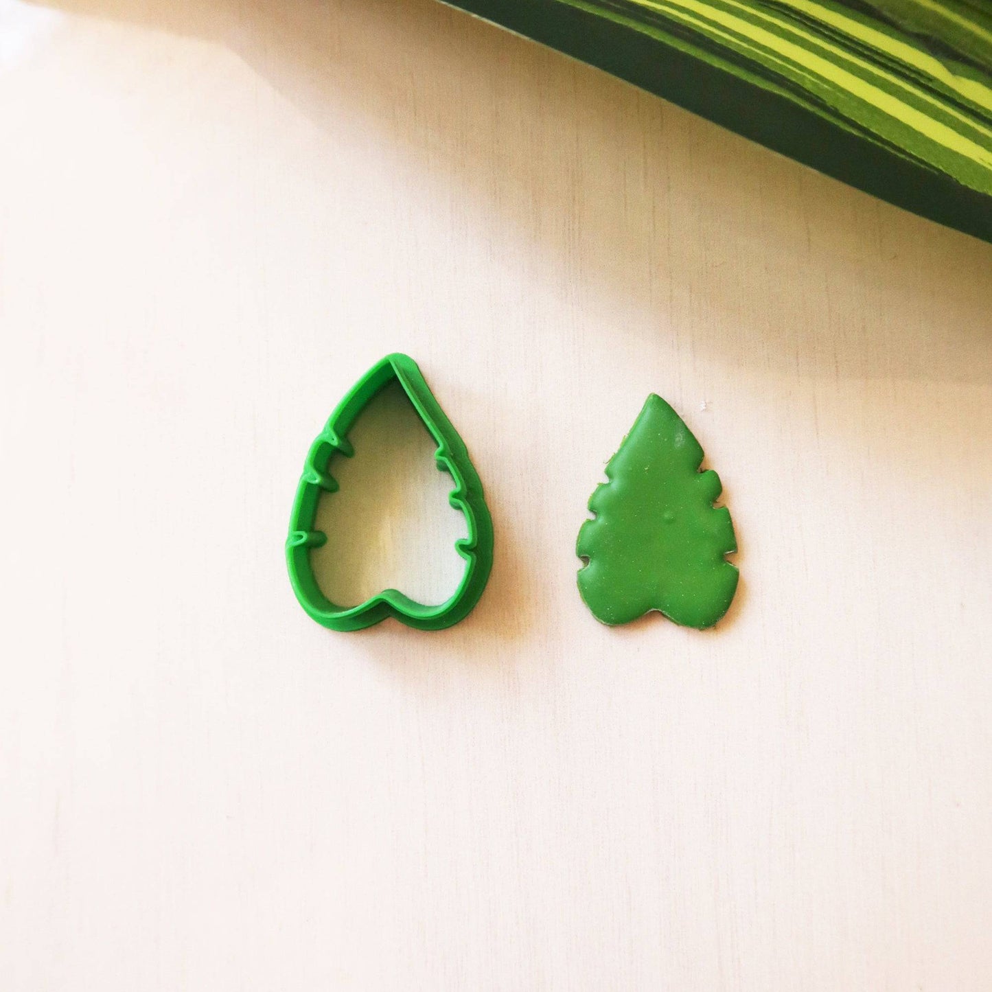 Aloha Giant Palm Leaf Cutter - ClartStudios - Polymer clay Jewellery