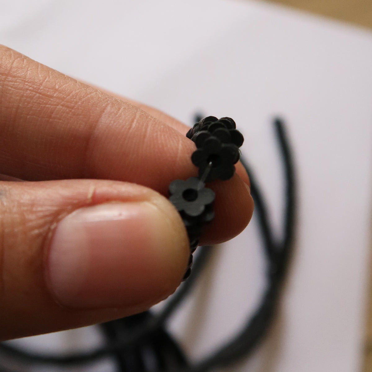Black - 1X6mm Flower Polymer Clay Beads - ClartStudios - Polymer clay Jewellery