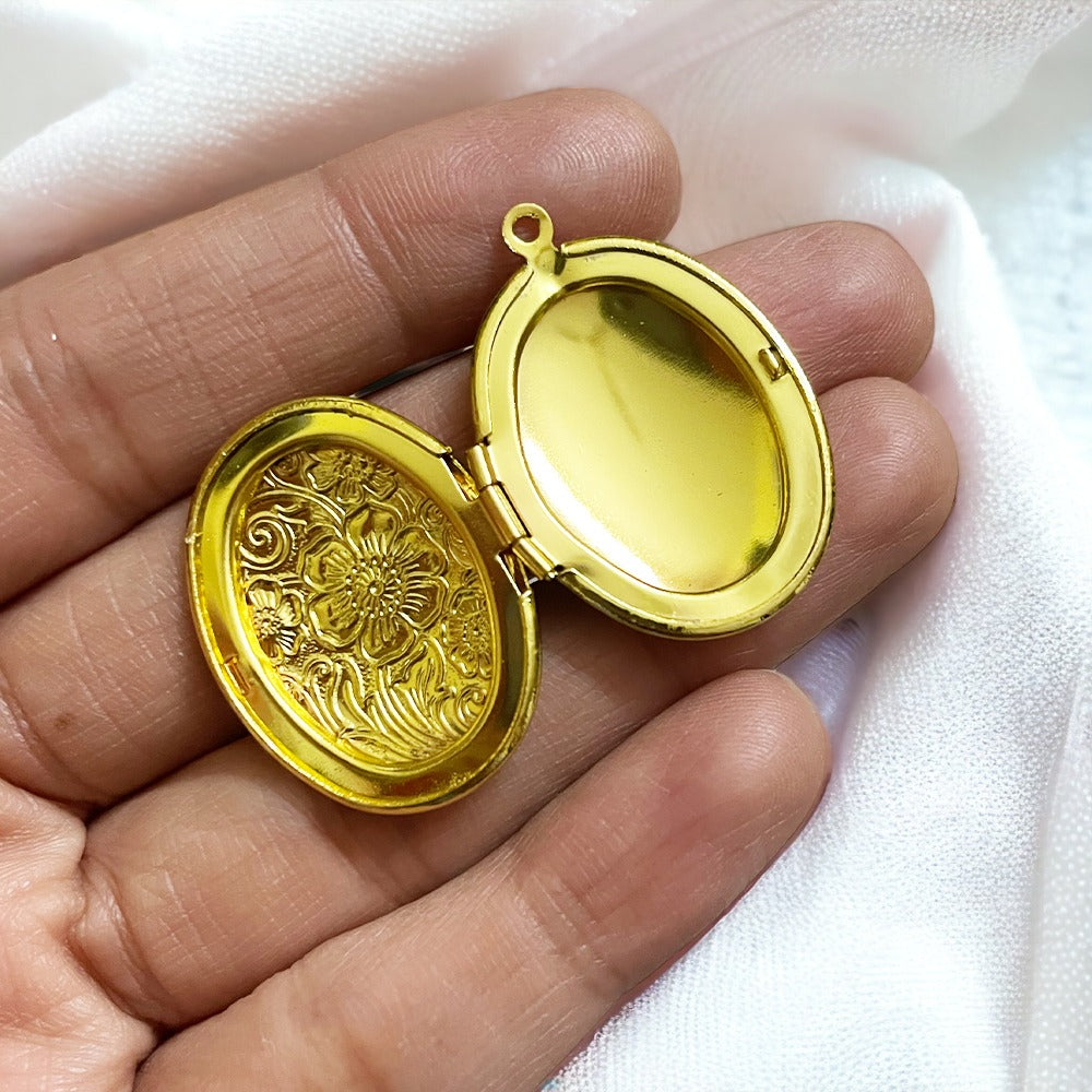 Flower Oval Gold Locket - ClartStudios - Polymer clay Jewellery