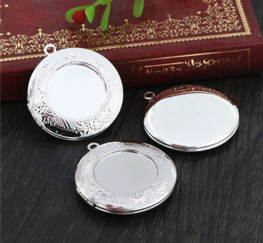 Circle Silver Locket - ClartStudios - Polymer clay Jewellery