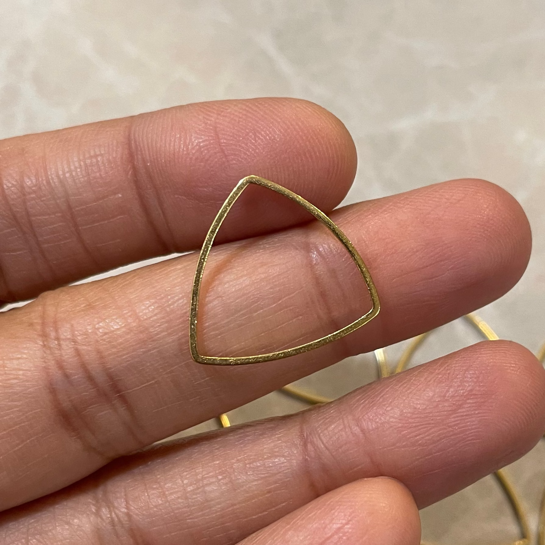 B22- Pack of 10 pcs | Rounded Triangle Stainless Steel Anti Tarnish - ClartStudios - Polymer clay Jewellery