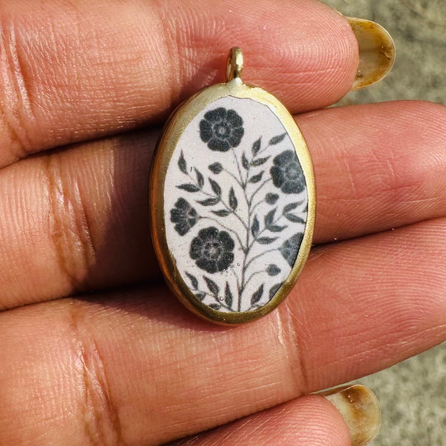 PO6-   Black and White Flowers- Cold Porcelain Charms Pendant (Dispatch in 7-9 Days) - ClartStudios - Polymer clay Jewellery