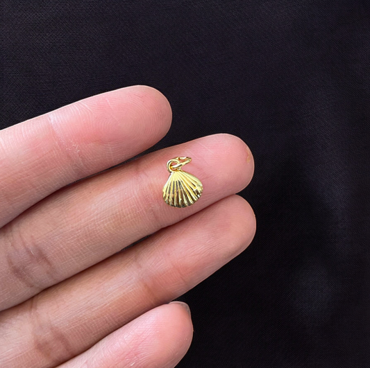 BTF67 - Little Shell 18k Gold Plated Brass Pendant (Anti Tarnish) (1pc) - ClartStudios - Polymer clay Jewellery