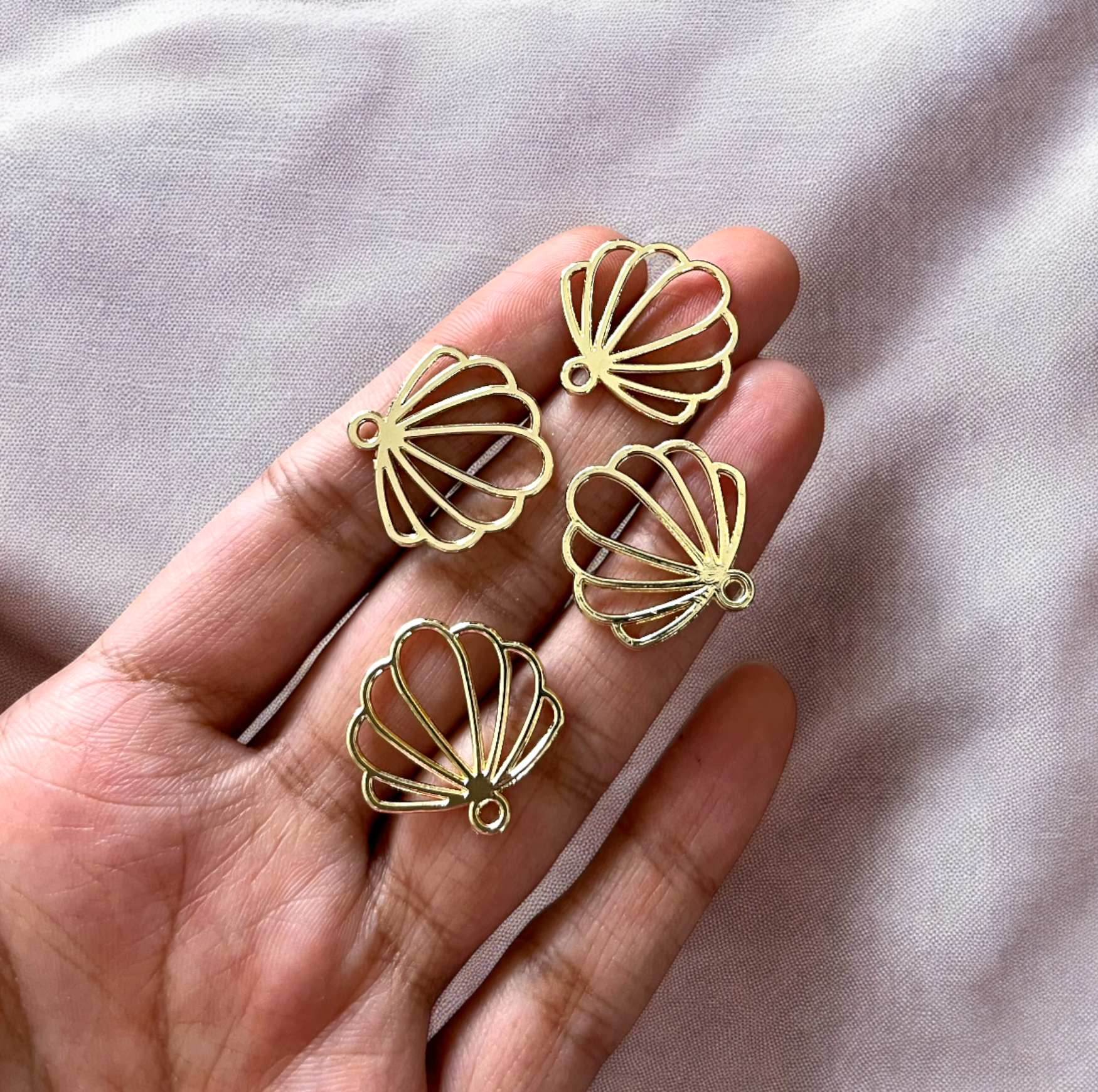 RB55  - Pack of 4 - Shell Hollow Bezel / Charm - ClartStudios - Polymer clay Jewellery