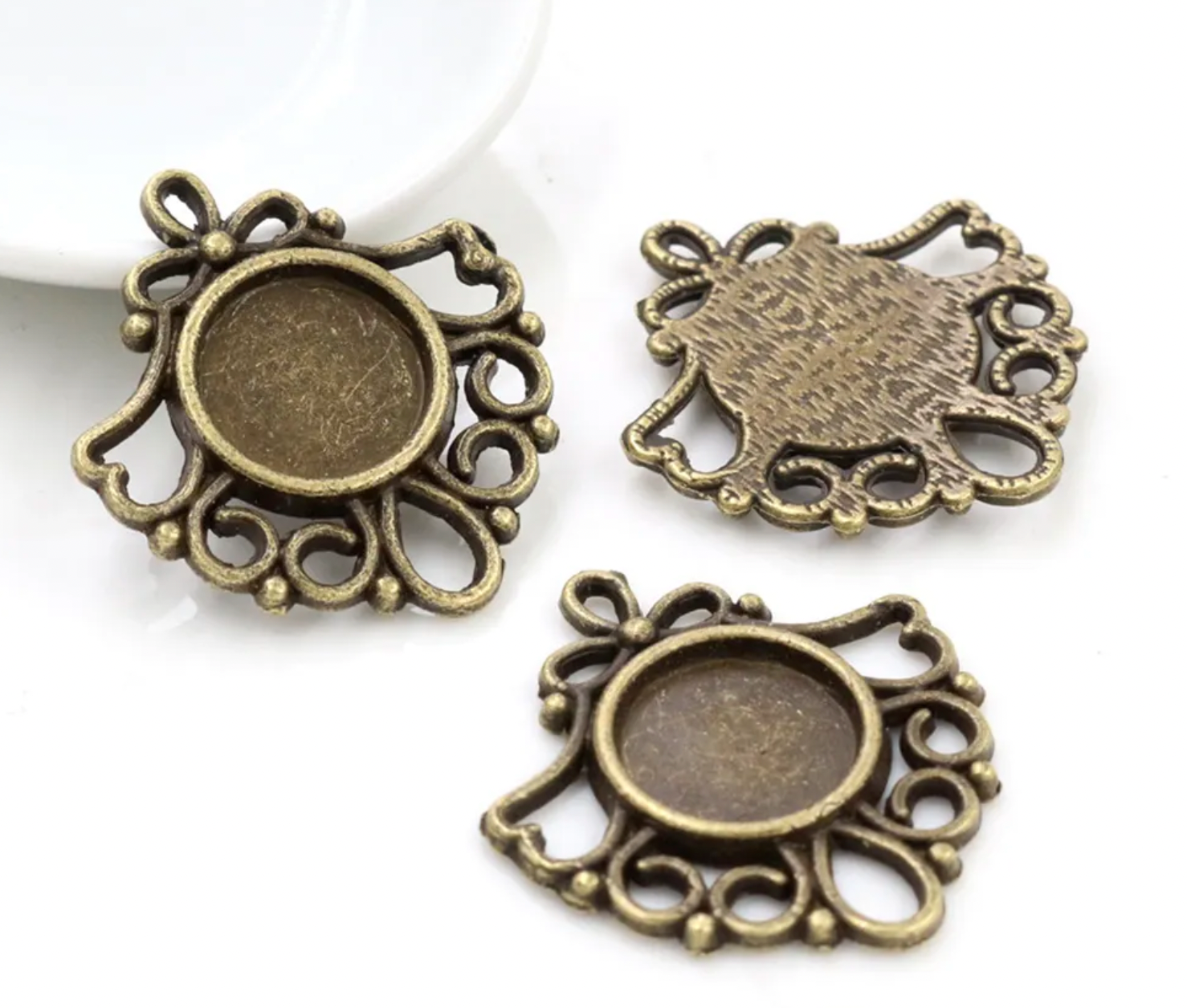 AP25 - Pack of 4 -  Motif Style Pendent Base - ClartStudios - Polymer clay Jewellery