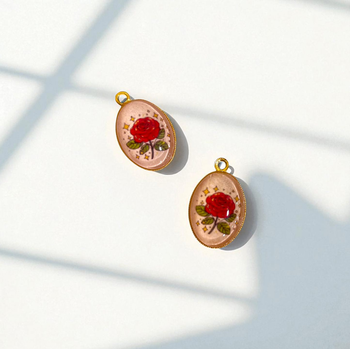 GN07 - Pack of 2pcs - Vintage Flower - Glass Pendants with Metal Base - ClartStudios - Polymer clay Jewellery