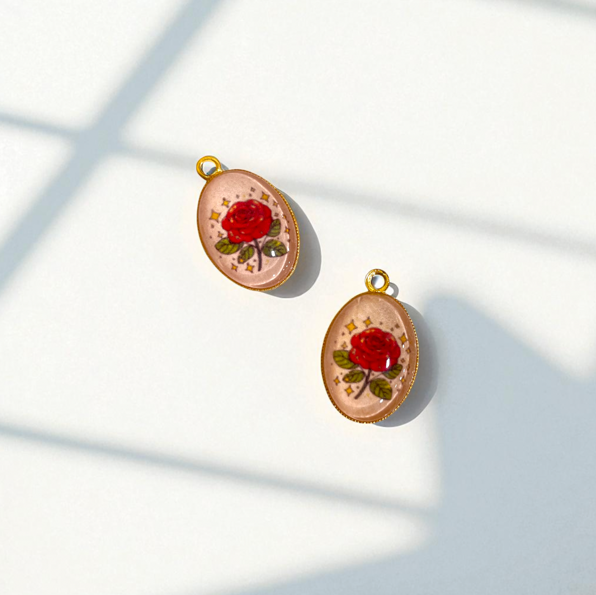 GN07 - Pack of 2pcs - Vintage Flower - Glass Pendants with Metal Base - ClartStudios - Polymer clay Jewellery