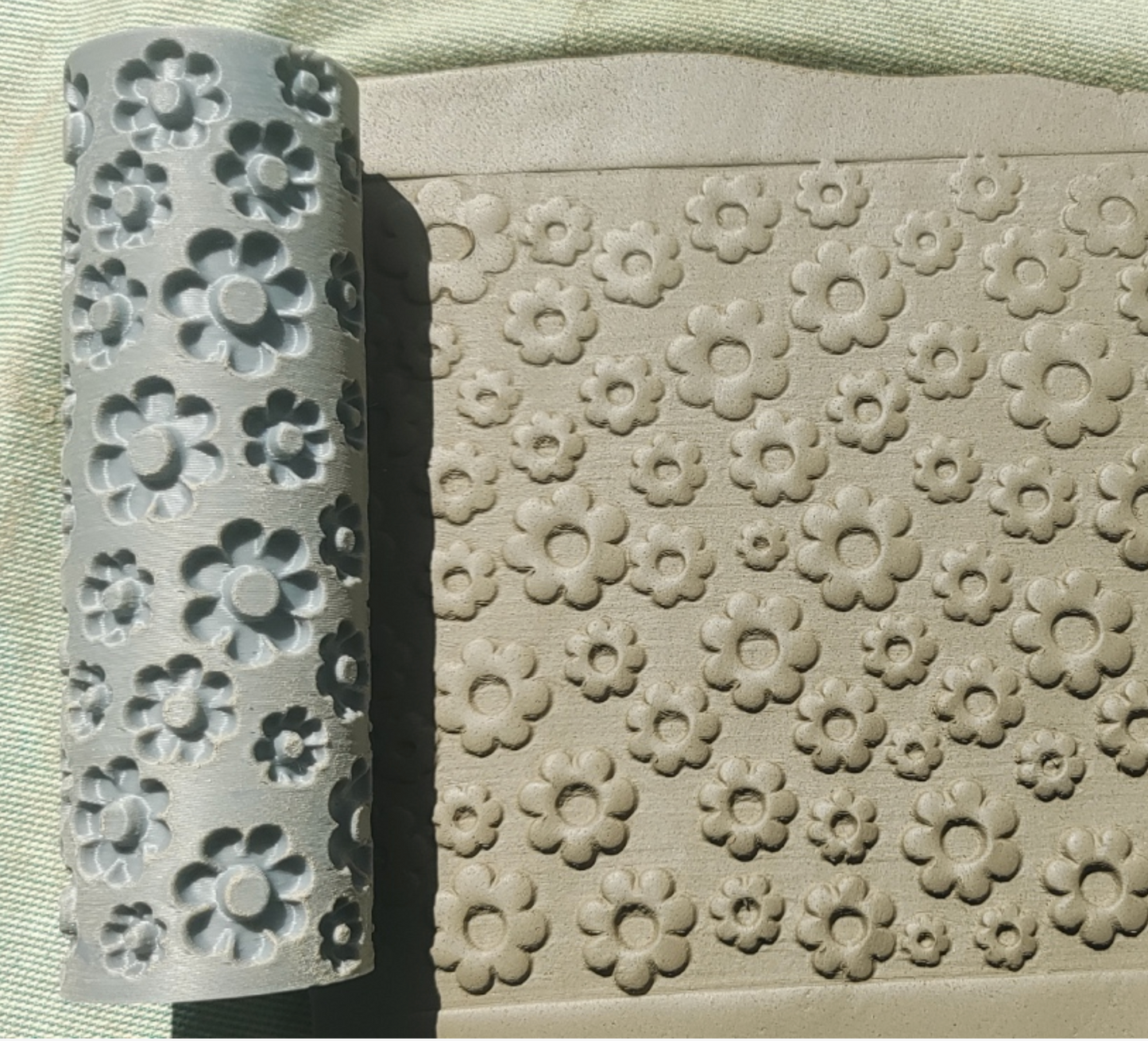 CC24 - Pop Flower texture Roller - Specially made for Pottery and Ceramics - ClartStudios - Polymer clay Jewellery