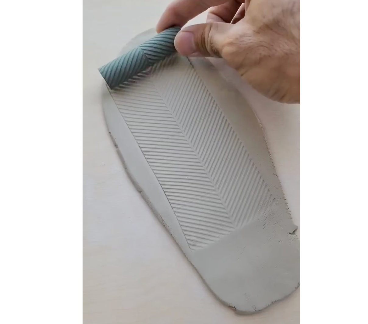 C08 - Leaf Cookie Cutter and Vein Roller Set  Cutter Set for Clay, Pottery and Bakery - ClartStudios - Polymer clay Jewellery