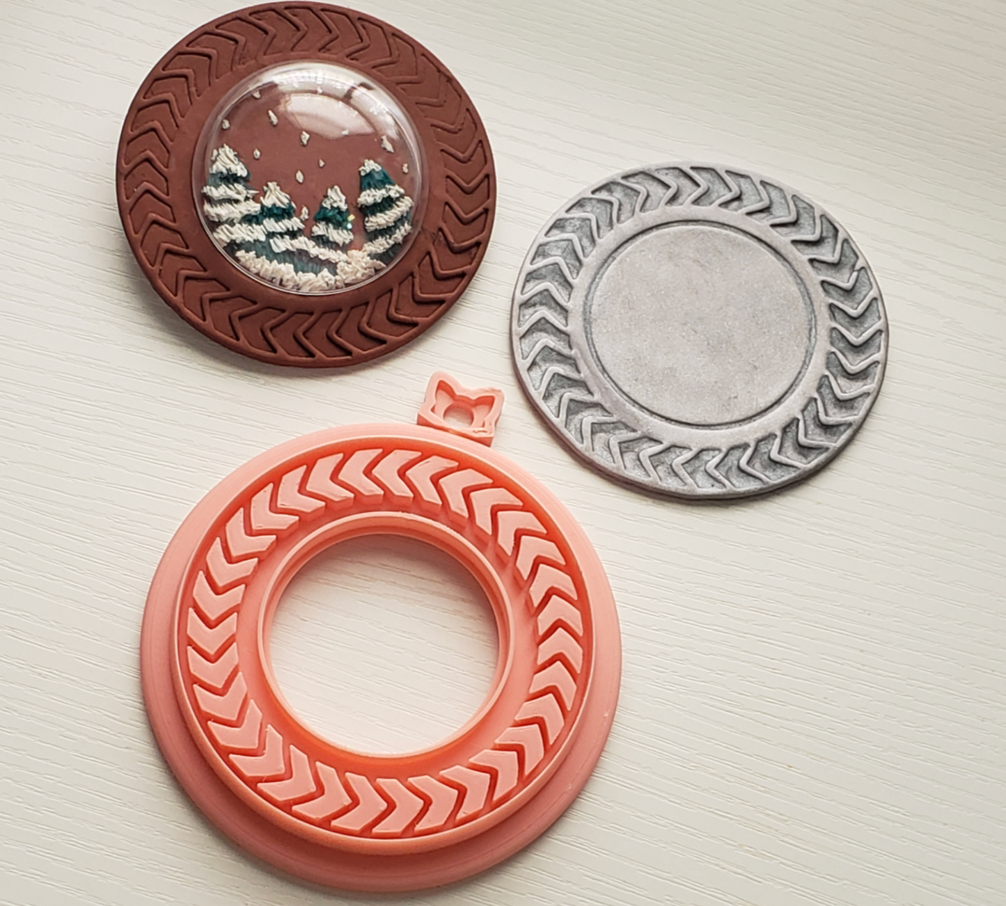 C32 -Chevron Circle Ornament Polymer Clay Cutter, Pottery and Bakery - ClartStudios - Polymer clay Jewellery