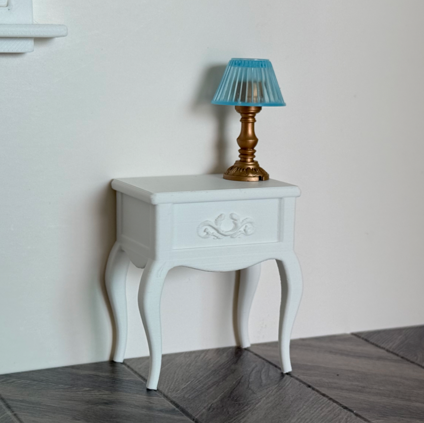 Curve Leg Bedside Table for Dollhouse Miniature - M002