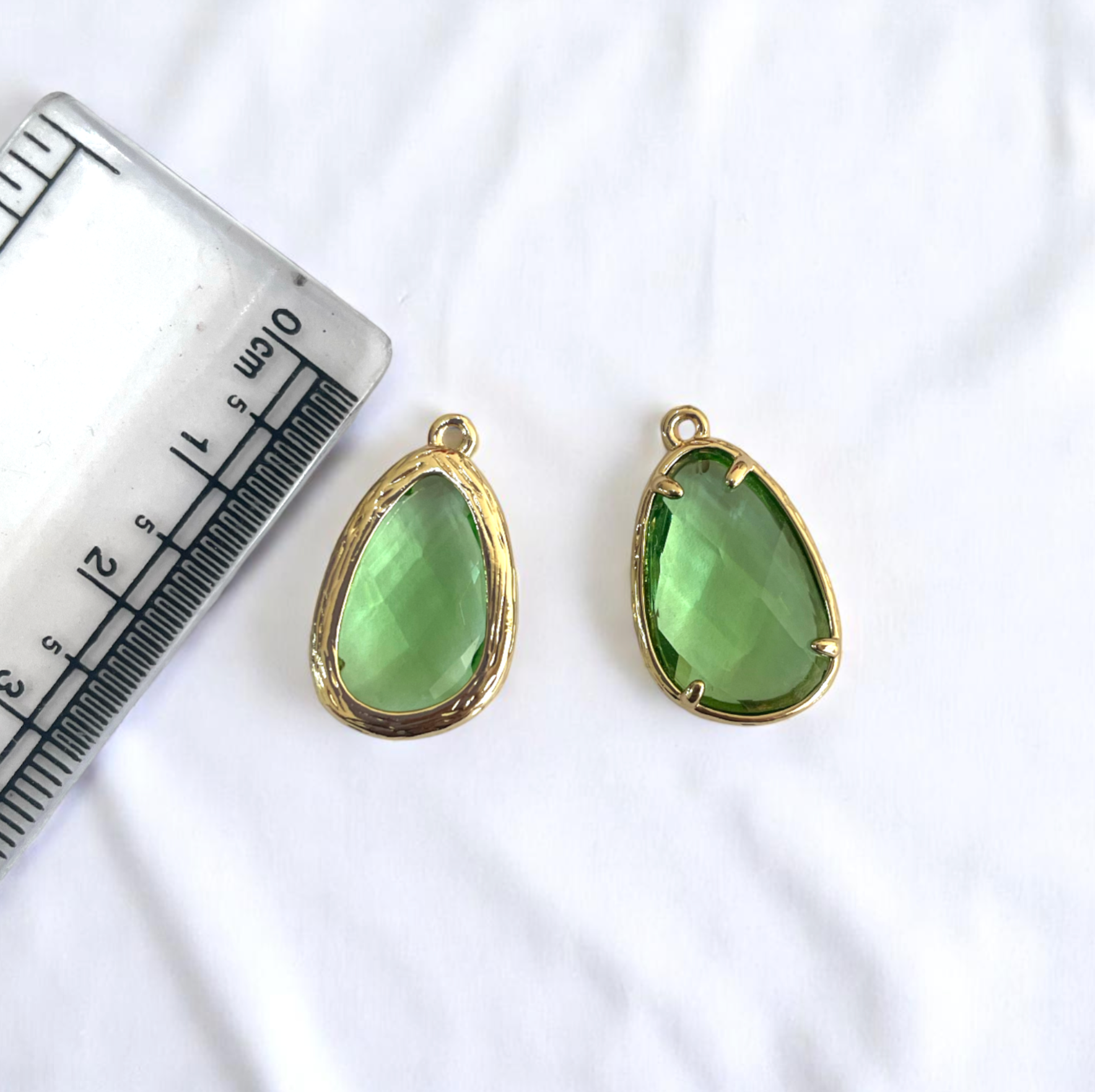 GC02- Fresh Green Drop Glass Crystal (1pc) - ClartStudios - Polymer clay Jewellery