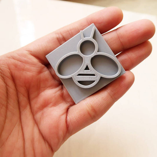 Bee - ClartStudios - Polymer clay Jewellery