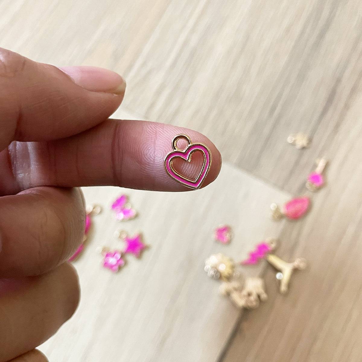 Fuchsia Pink Heart Outline - ClartStudios - Polymer clay Jewellery