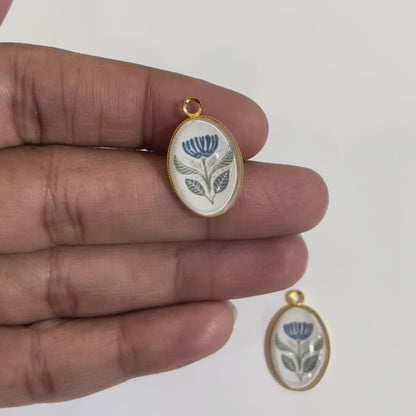 GN026 - Pack of 2pcs - Vintage Flower Boho - Glass Pendants with Metal Base