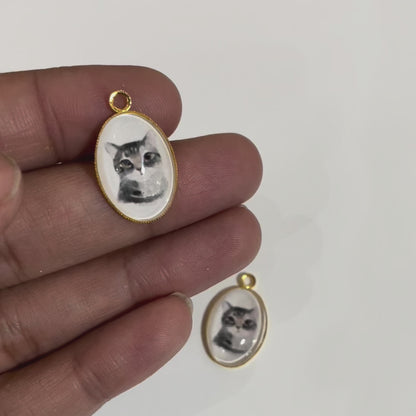 GN022 - Pack of 2pcs - Cute Cat - Glass Pendants with Metal Base