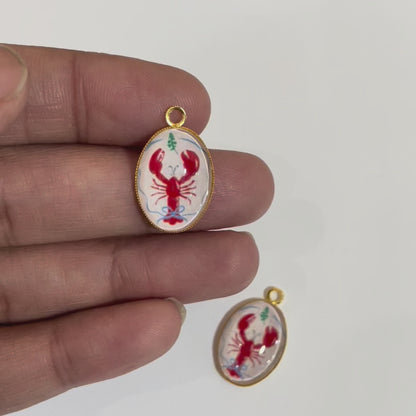 GN016 - Pack of 2pcs - Red Scorpio - Glass Pendants with Metal Base